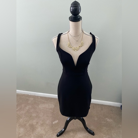 Express Dresses & Skirts - Express woman’s little black dress